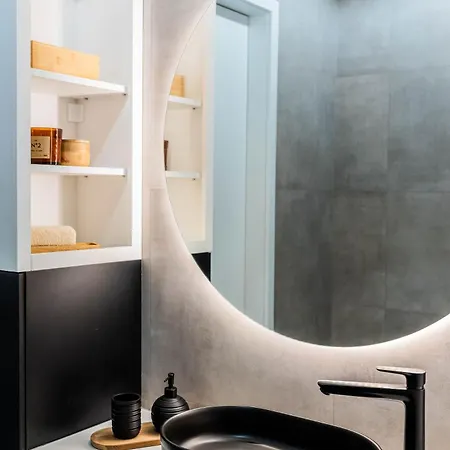 Sh Luxury Apartment